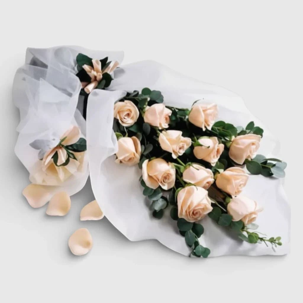 Bouquet de roses crème ' Rosée délicate '