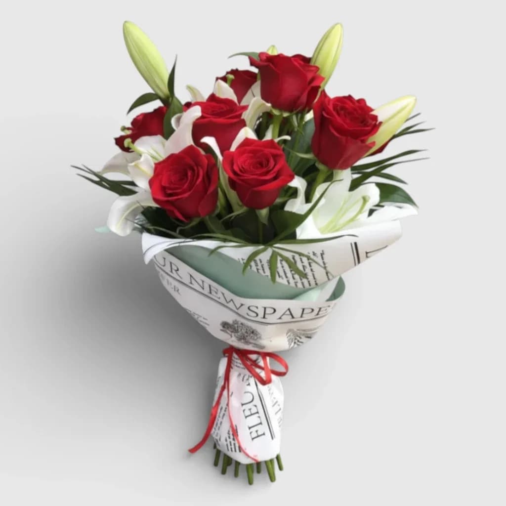Lys blancs et roses rouges