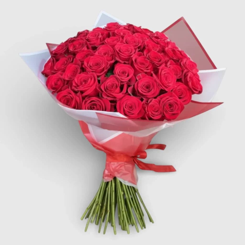 Un bouquet de 63 roses rouges